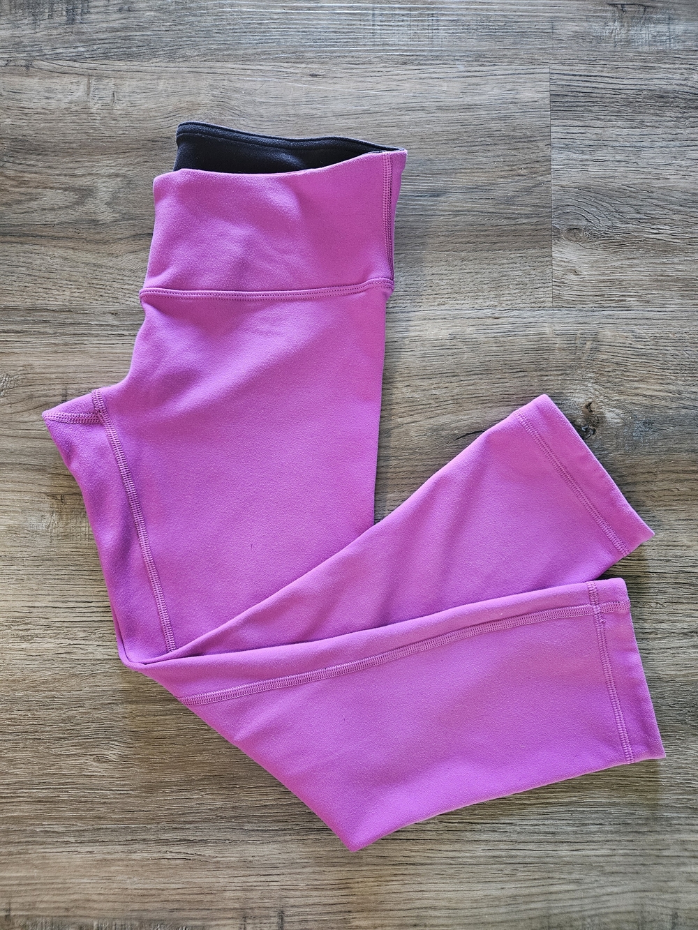 Lululemon Plum Pink & Black Reversible Capri Leggings - Picture 1 of 10